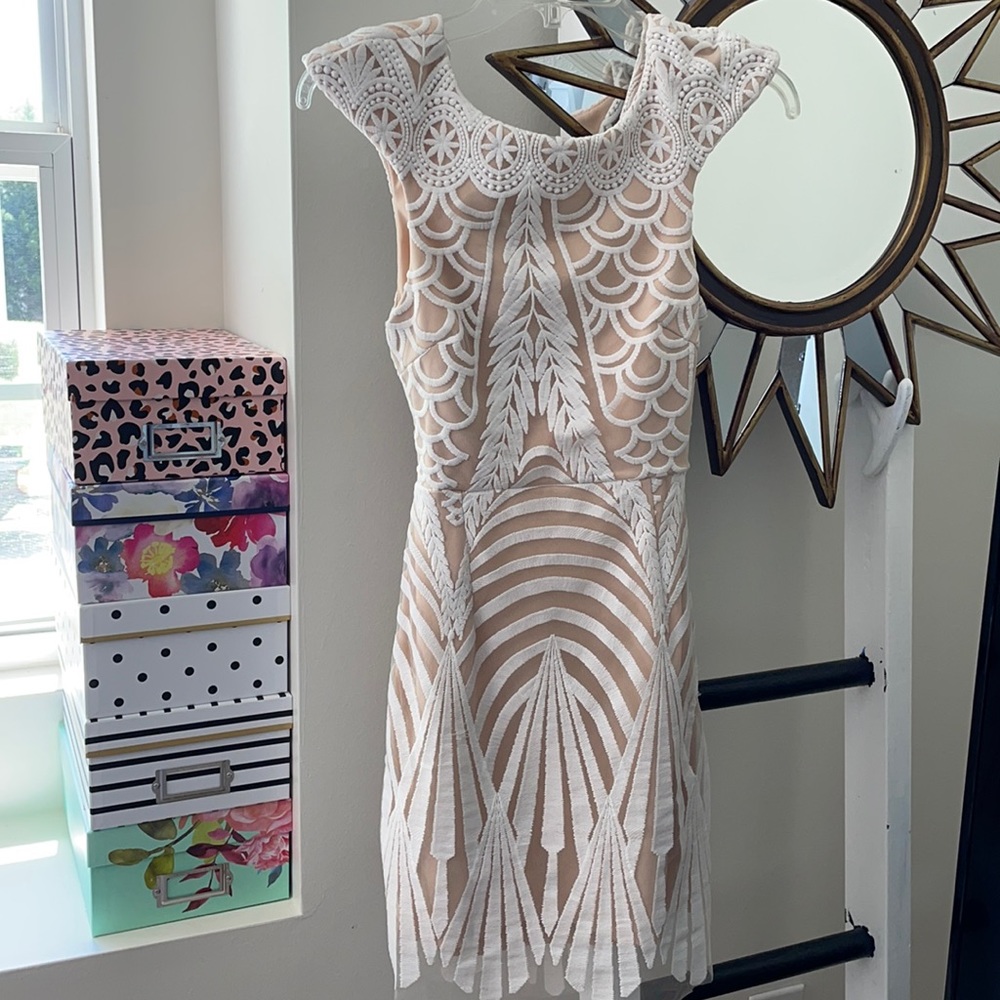 Hello Molly dress size 8 NWT